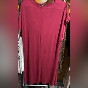 Rue 21 Unique high back longer front T-shirt